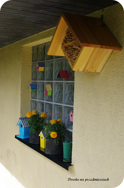 ogródek warzywny, aranzacja ogrodu, domek dla owadów, budki domki DIY