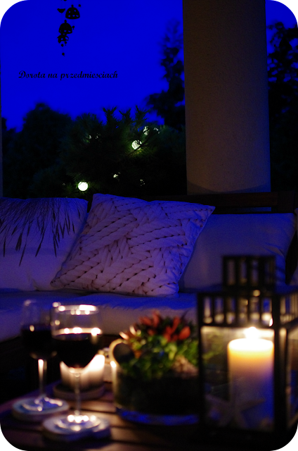 taras wieczór, lamki w ogrodzie, światełka, jak ozdobić taras