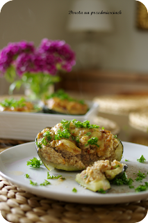 Cukinia nadziewana jaglaną i mięsem