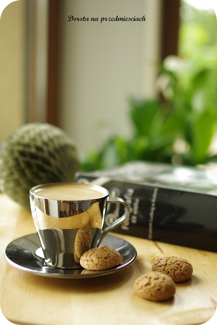 stoliczek, kosz DIY, taca designerski stolik