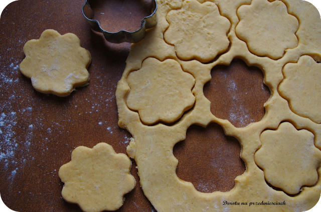 zdrowe przekaski, do chrupania, serowe ciasteczka menu kibica