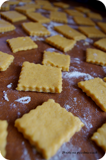 zdrowe przekaski, do chrupania, serowe ciasteczka menu kibica