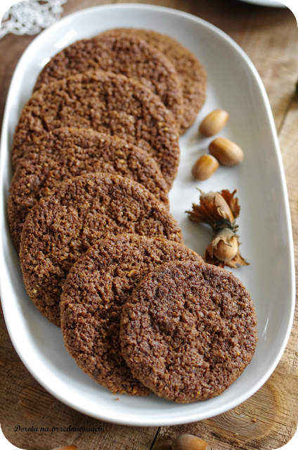 ciastka razowe orzechy laskowe nutella słodkości jesienne smakołyki